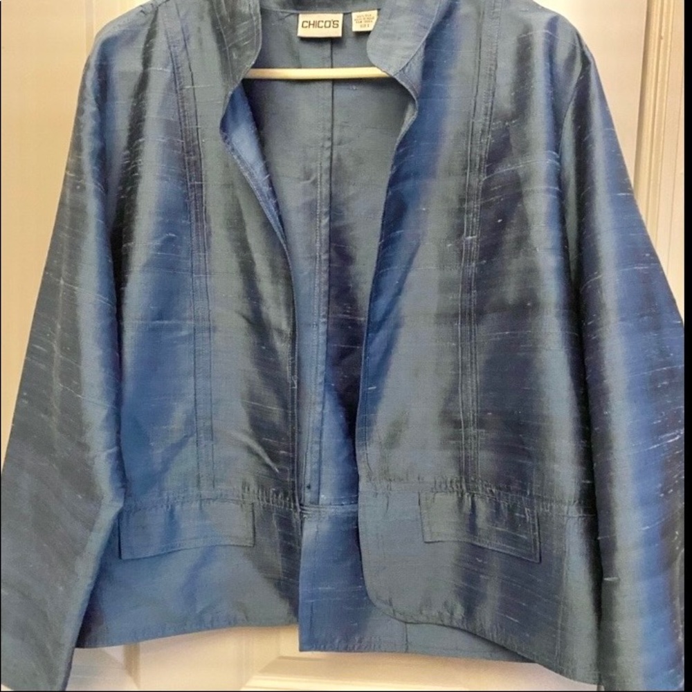 Chico's gorgeous blue 100% silk open front Blazer